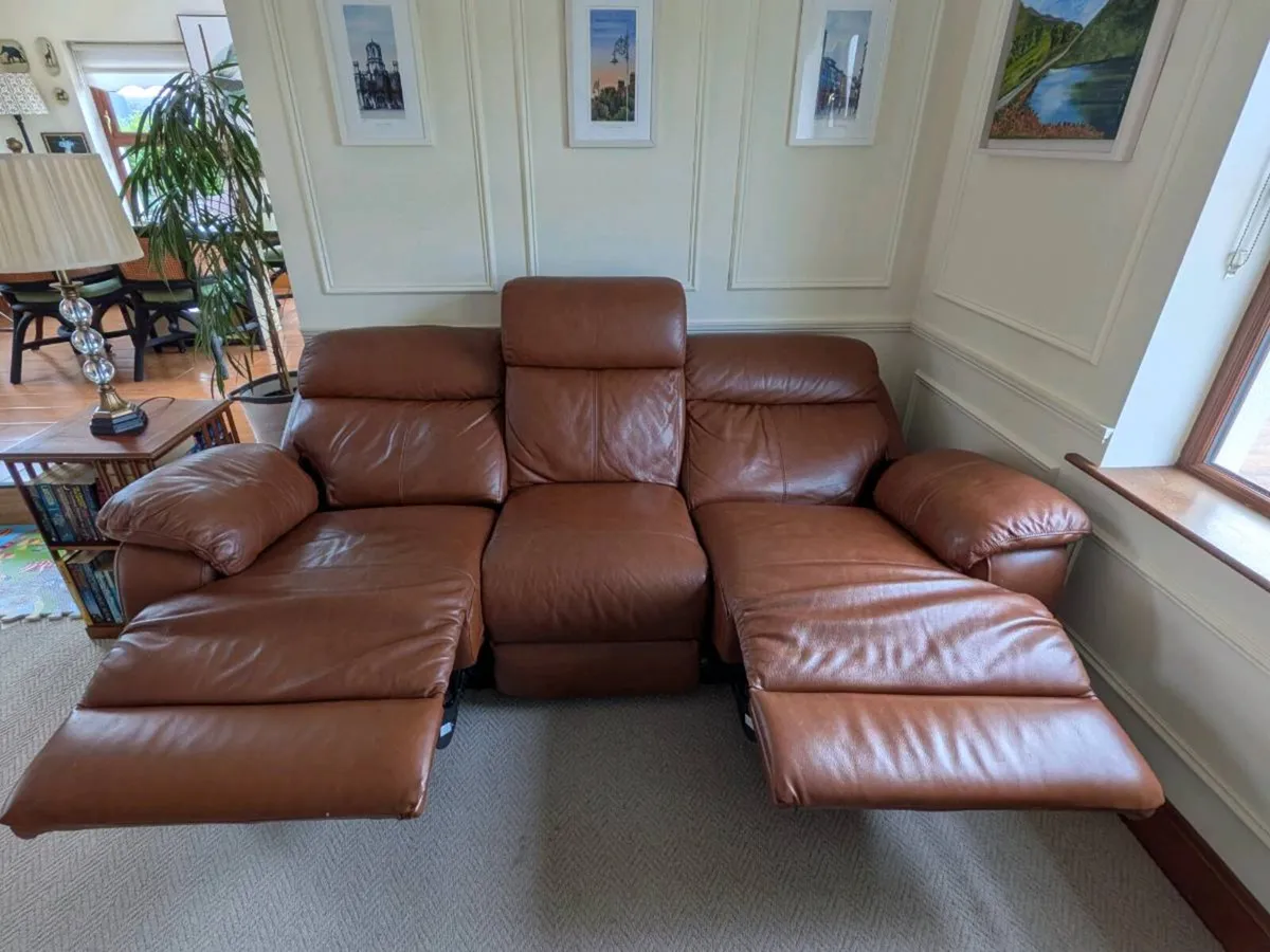 3 seater, Italian leather, electric recliner couch - Image 3