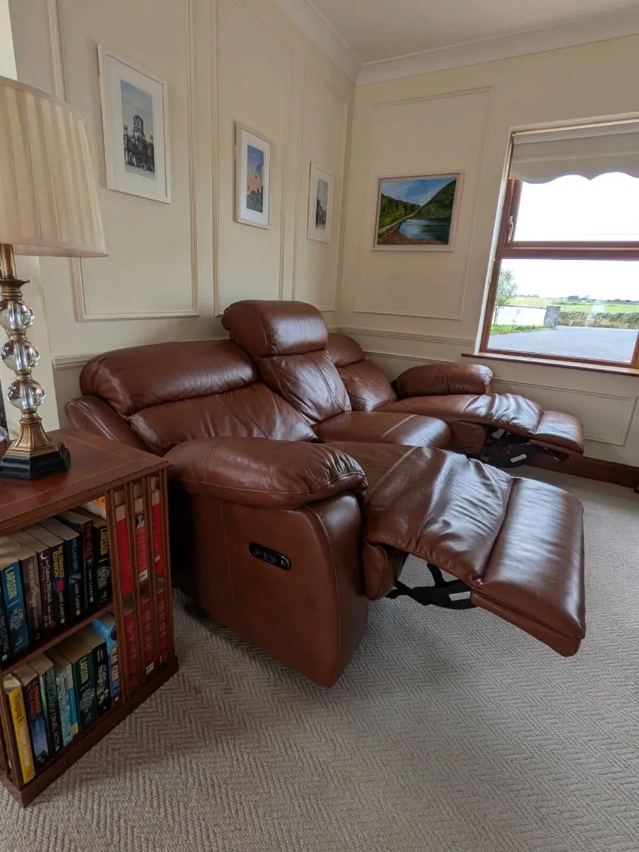 3 seater, Italian leather, electric recliner couch - Image 4