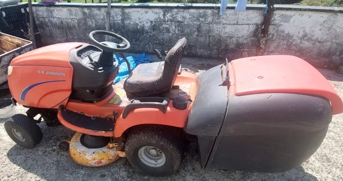 Ride in lawnmower - Image 1