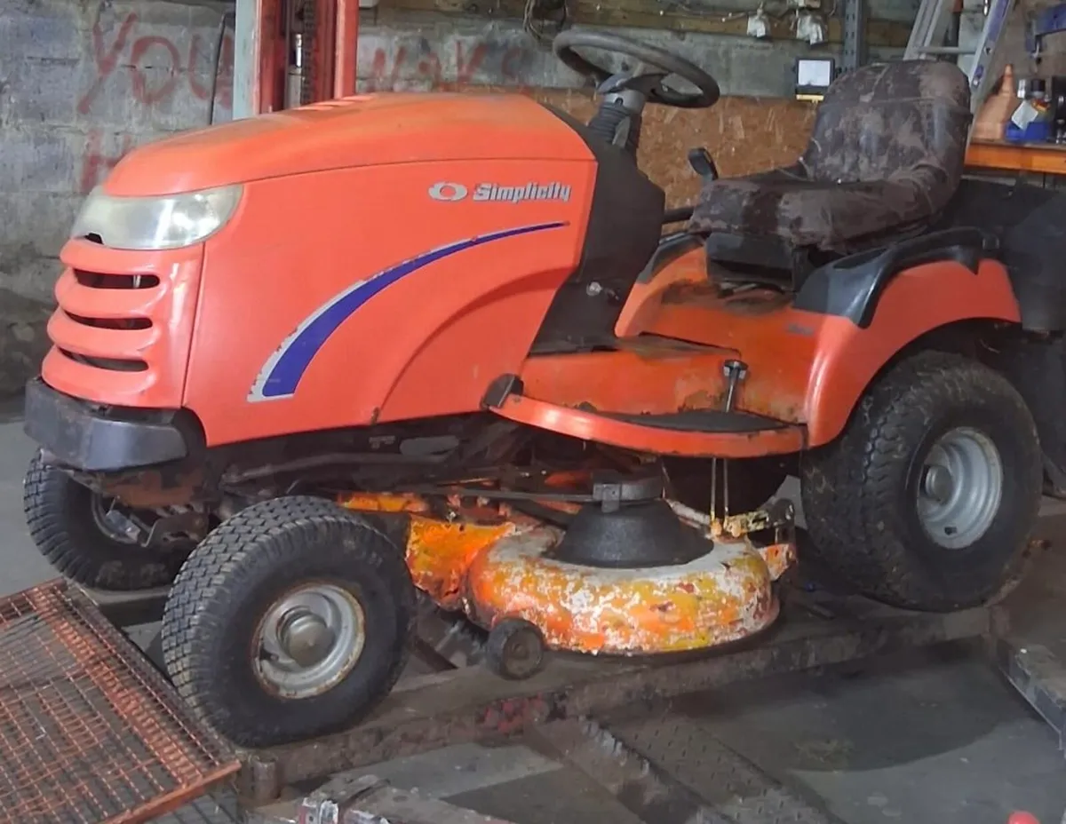 Ride in lawnmower - Image 2