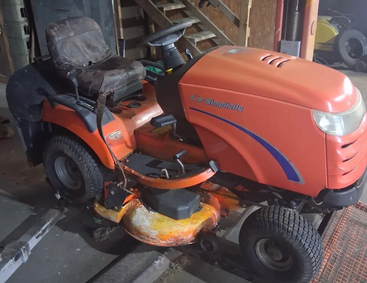 Ride in lawnmower - Image 3