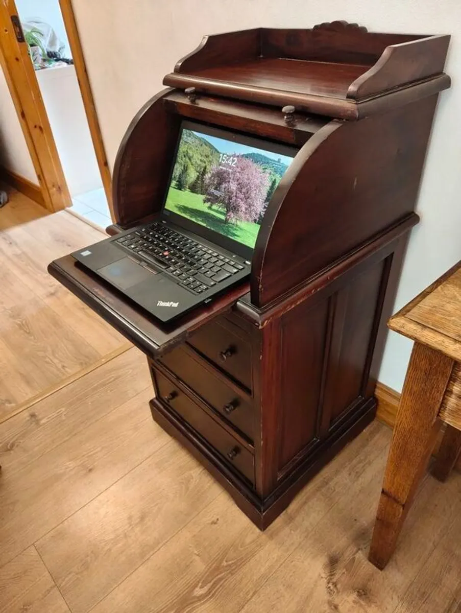 Mahogany cylinder-top writing desk. - Image 2