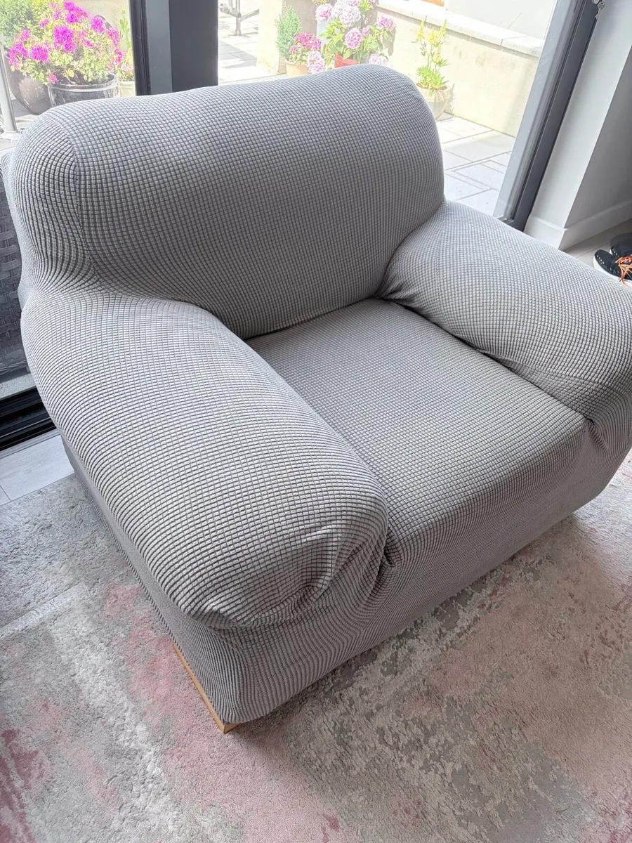 Sofas x 3 seater, 2 seater, 1 seater - Image 4