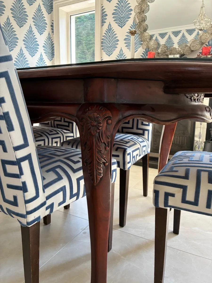 Mahogany Table and 6 chairs - Image 1