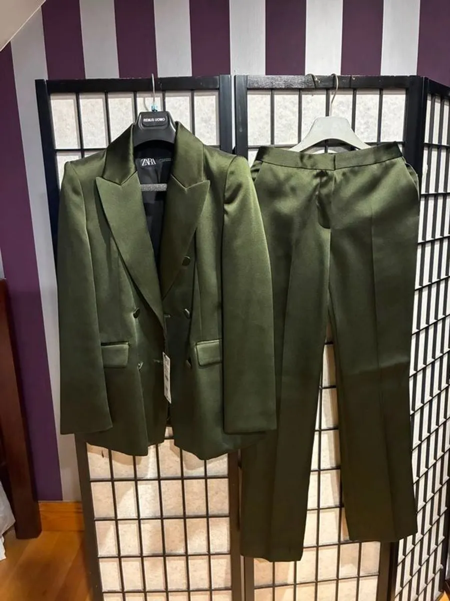 Dark forest green trouser suit size XS - Image 1