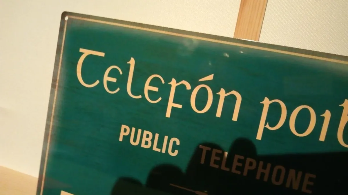 Irish telephone novelty metal tin sign - Image 2