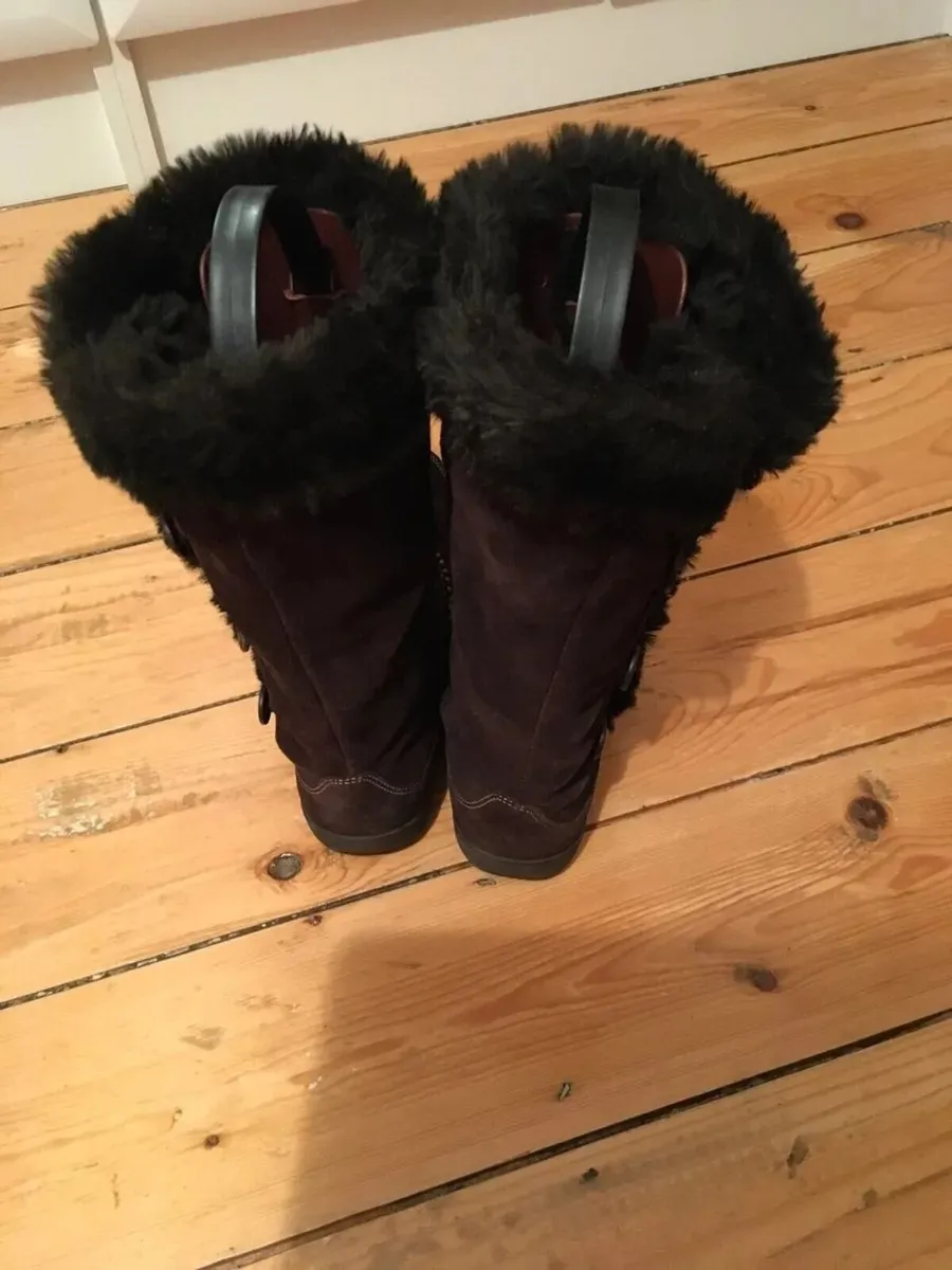 Ladies K Suede Boots, Size 7 - Image 4