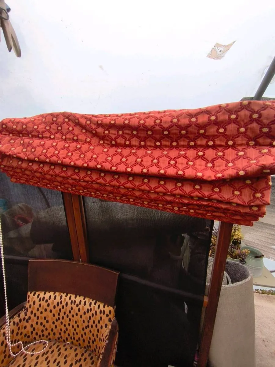 2 beautiful like new Roman blinds,100 for 2 - Image 2