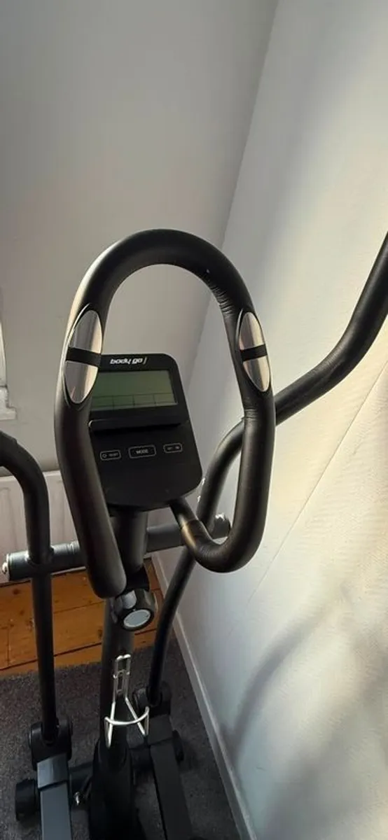 Cross Trainer - Image 1