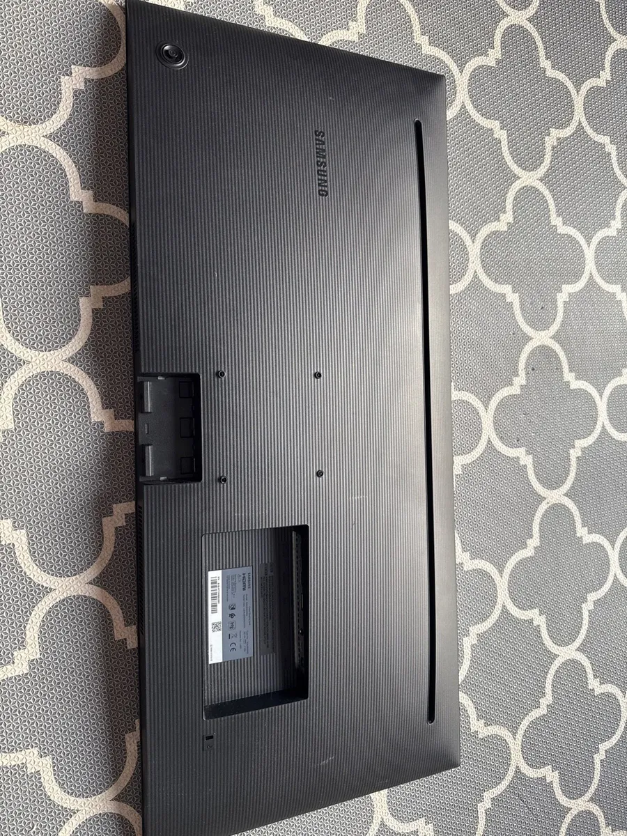 Samsung 34” ultra wide WQHD monitor - Image 2