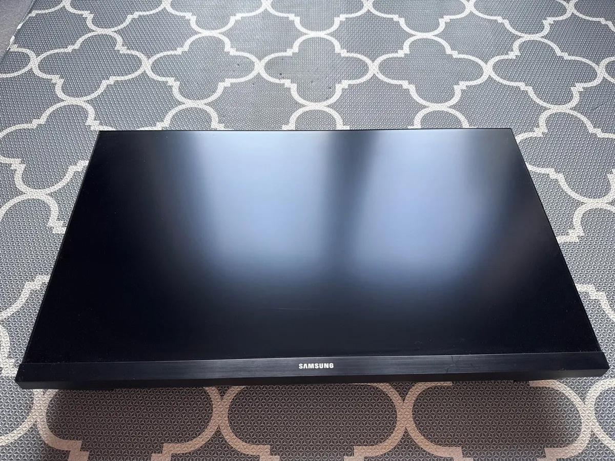 Samsung 27” QHD business monitor - Image 1