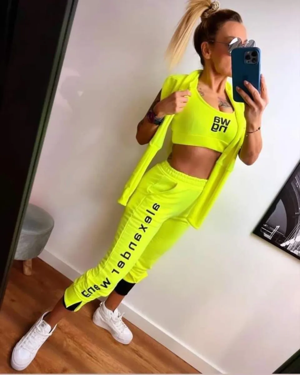 A three-pieces Wang Neon set with a skirt - Image 1