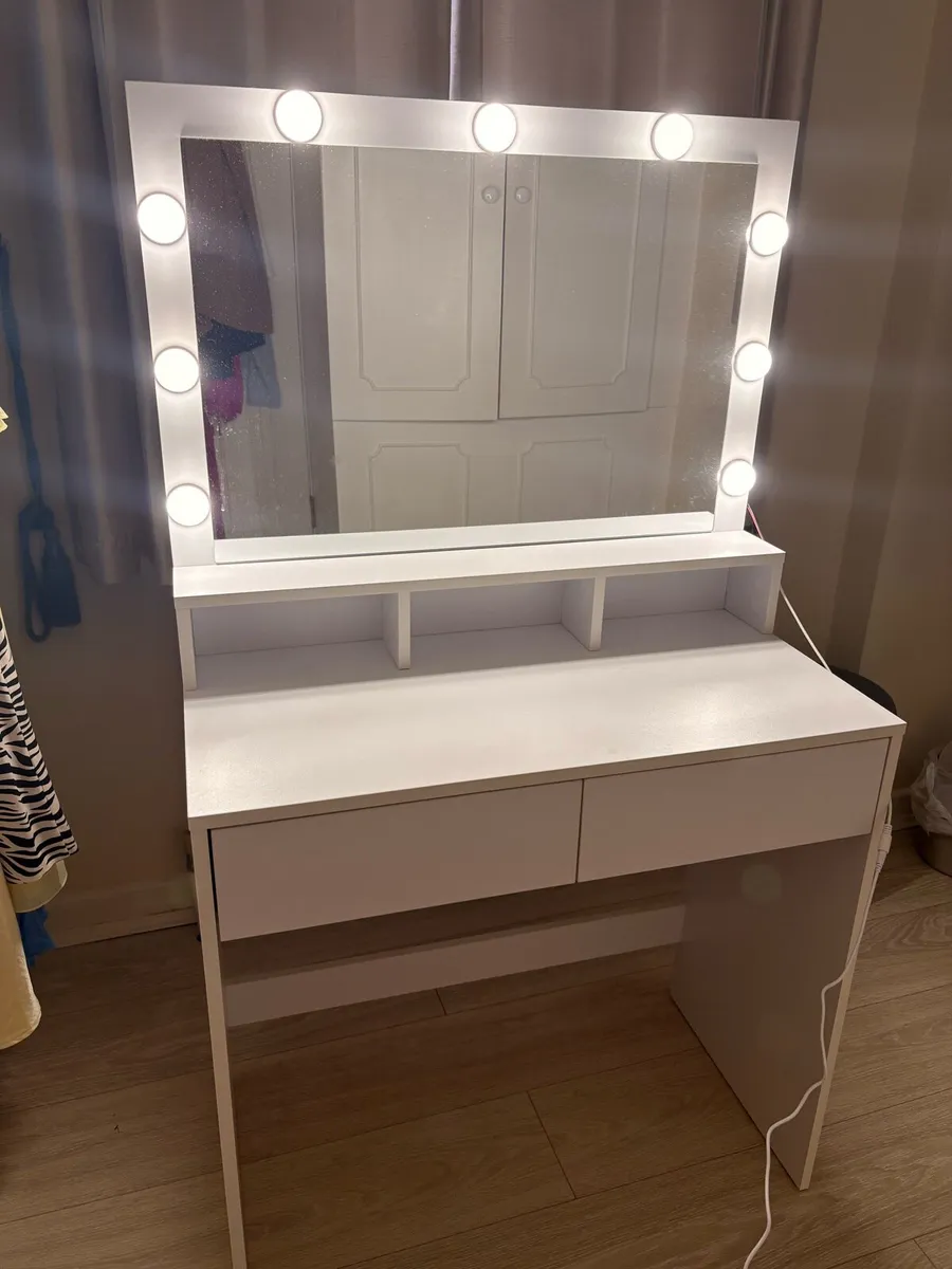Vanity Table - Image 1