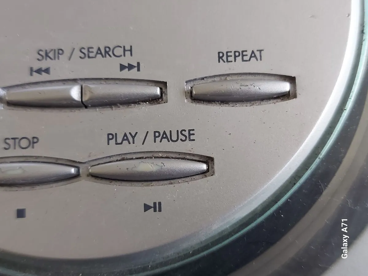 BUSH Audio System, Radio and CD, Model LSD32 - Image 2
