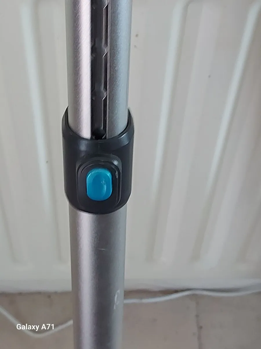 Oraimo Cordless Vacuum Cleaner with 2200mAh6 Recha - Image 4