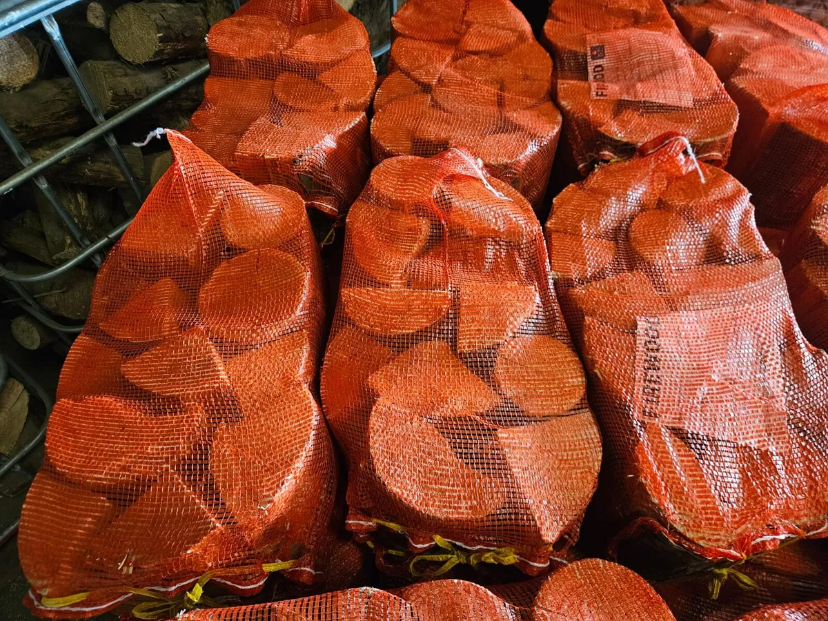 Ton bags of dry hard wood. - Image 2