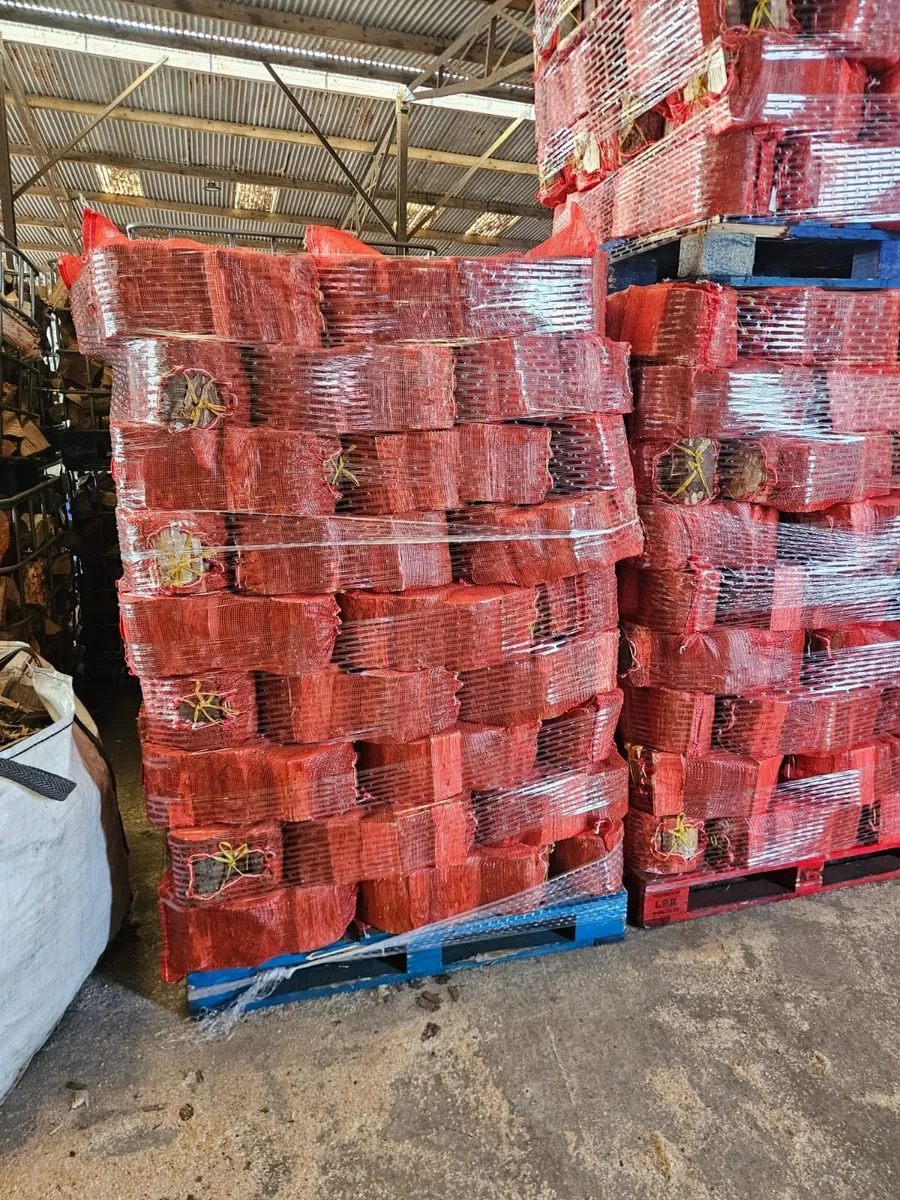 Ton bags of dry hard wood. - Image 3