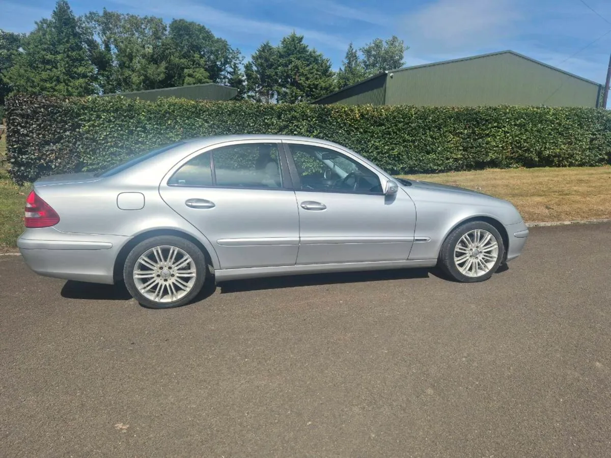 Mercedes E200 - Image 2