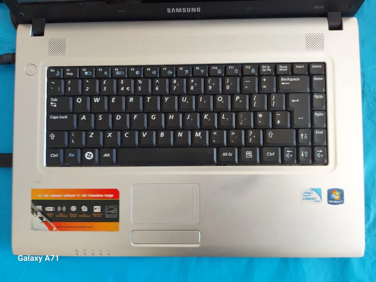 Samsung 15 inch Laptop, Model NP-R519, Windows 10 - Image 2