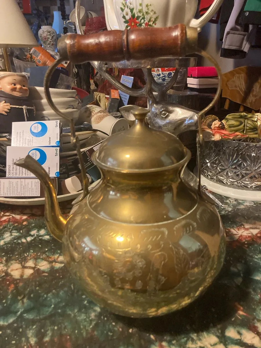 Brass kettle free postage - Image 1