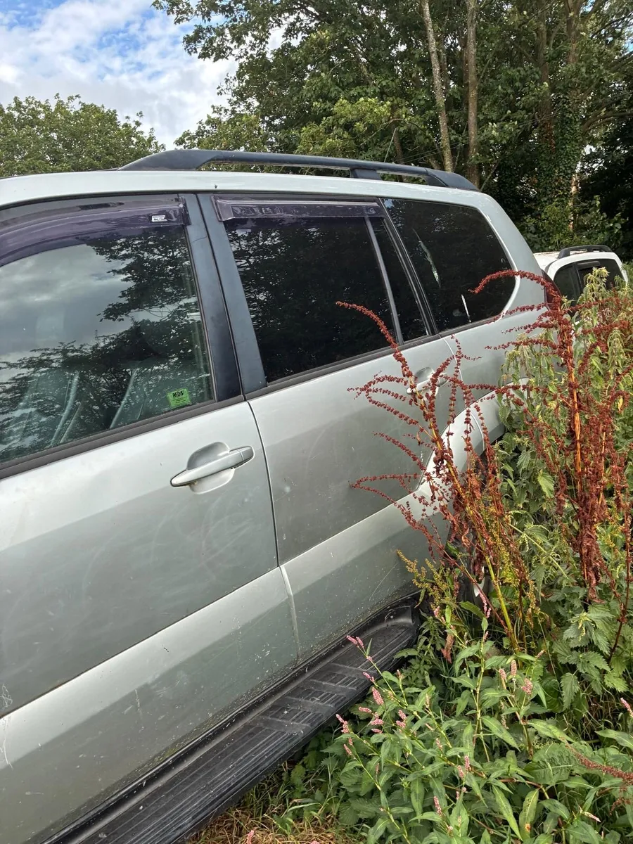 Landcruiser for breaking - Image 1