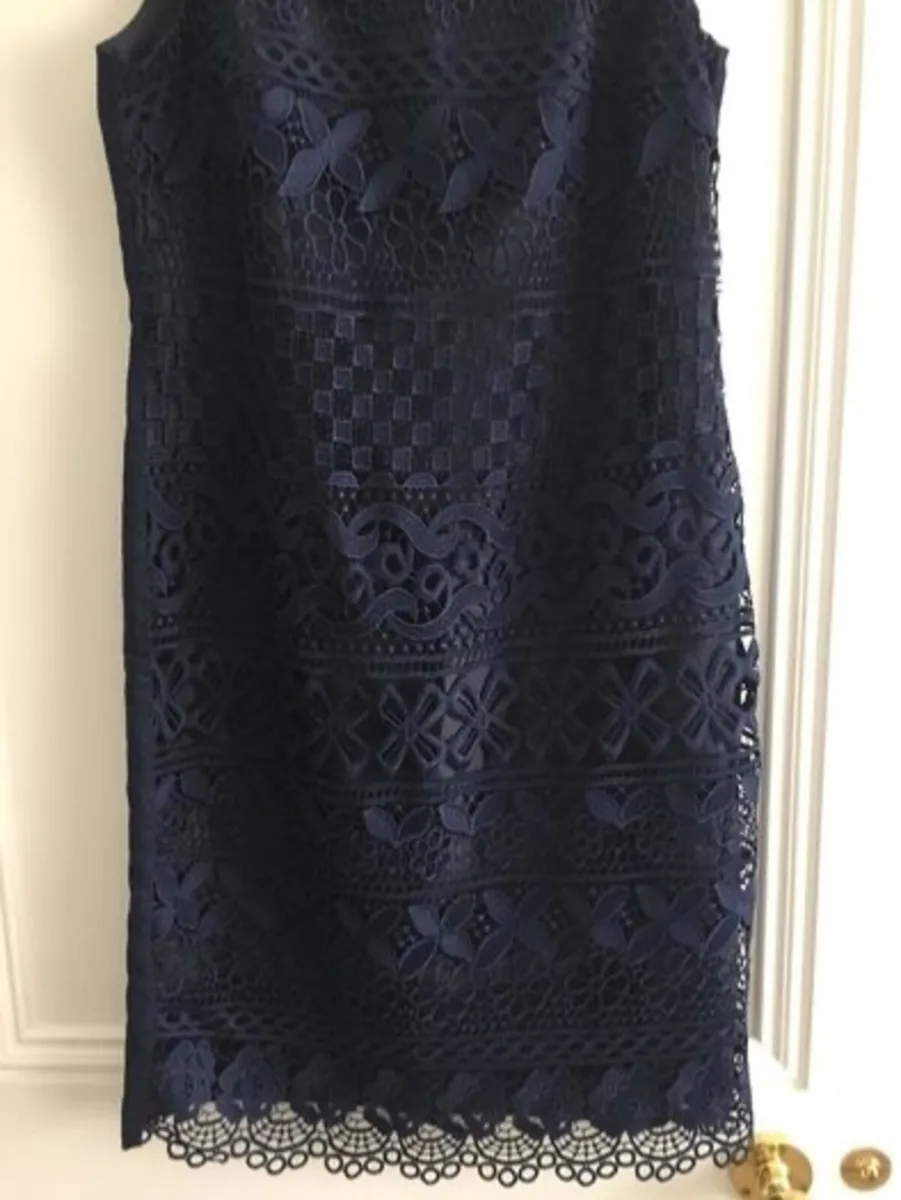 BNWT Ladies Navy Linen/Lace Dress: Size 8 - Image 4