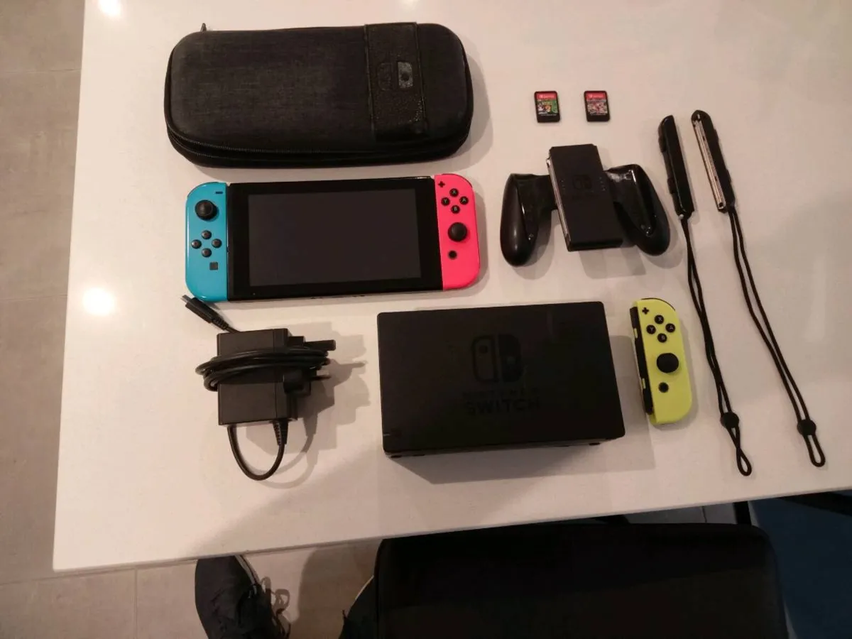 Nintendo switch - Image 1