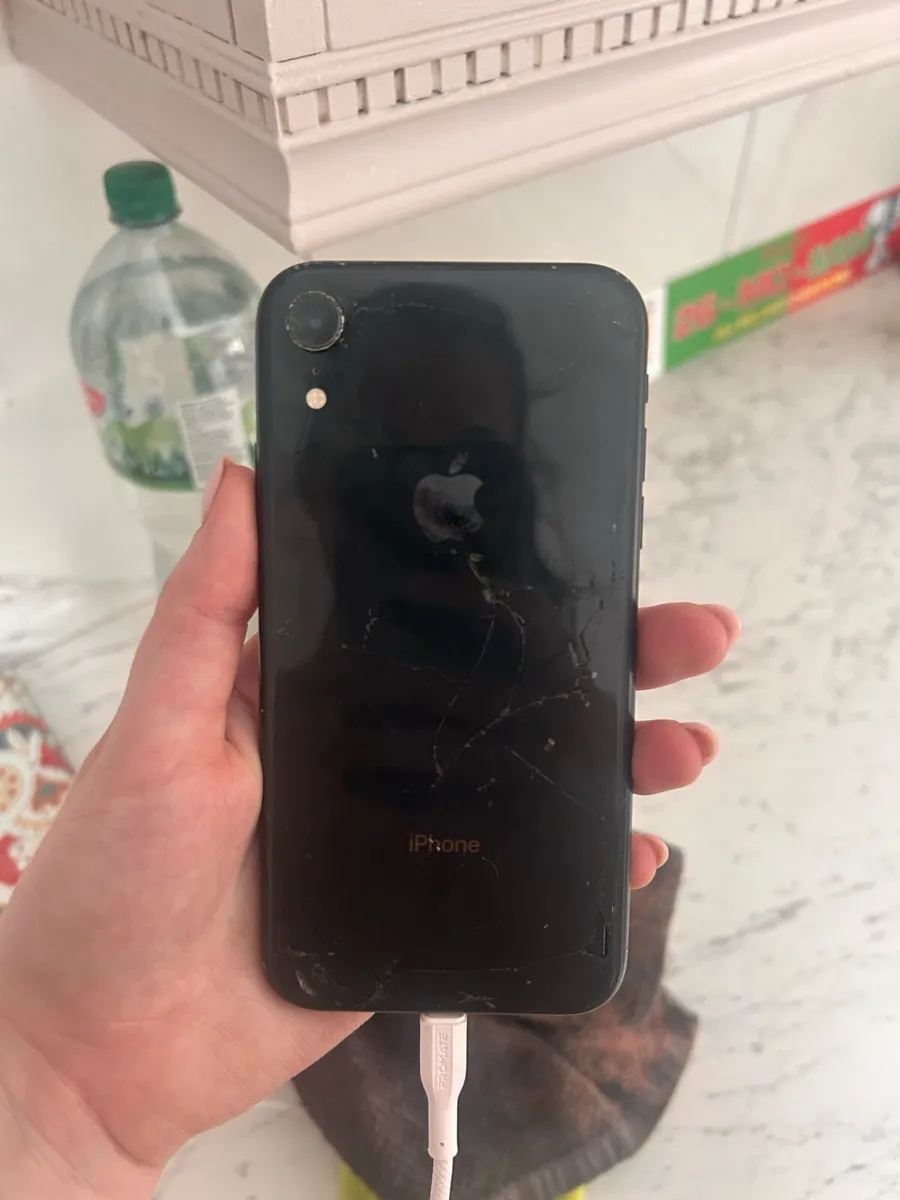iPhone XR - Image 3