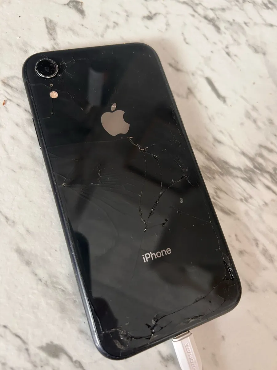 iPhone XR - Image 4