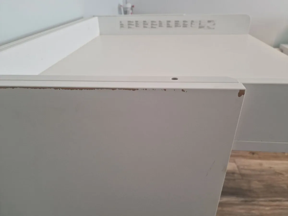 Changing table - Image 4