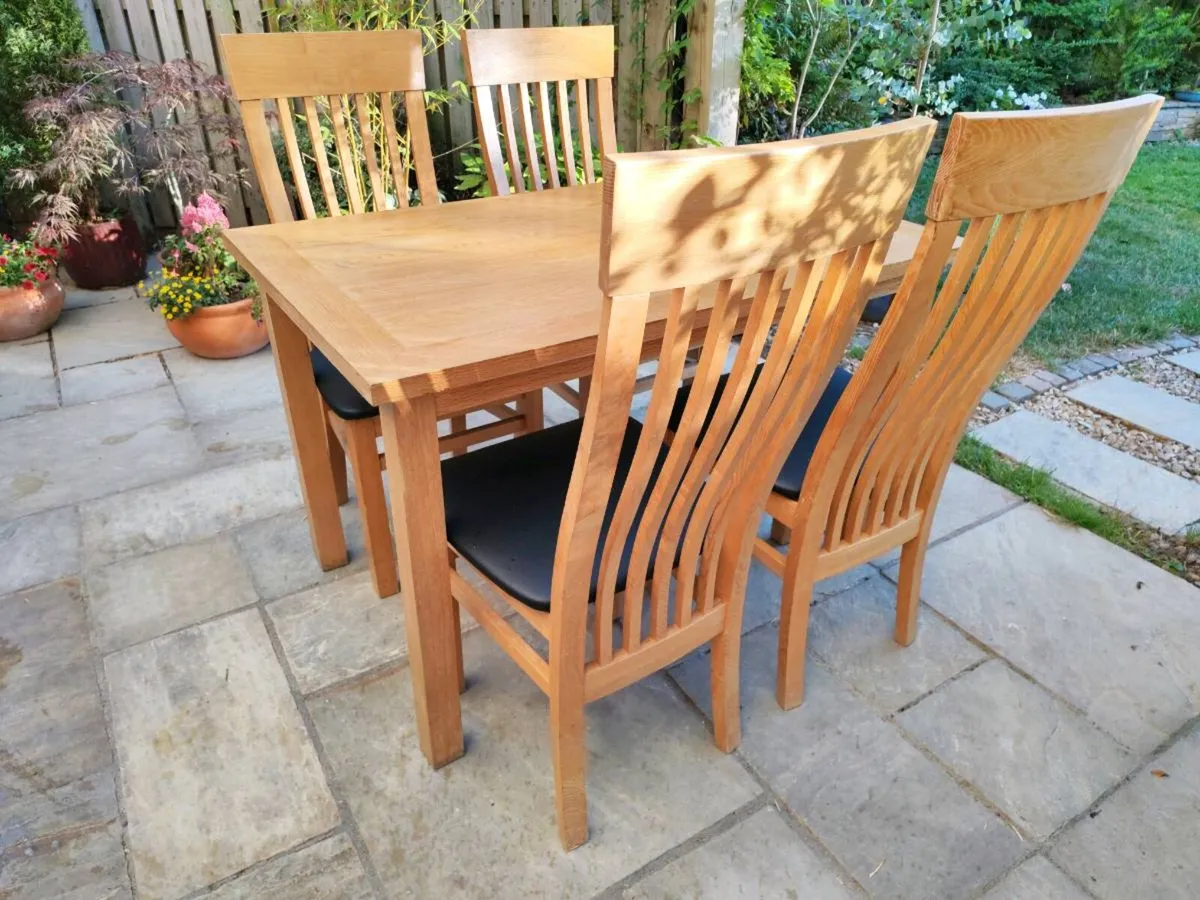 Kitchen dining table - Image 1