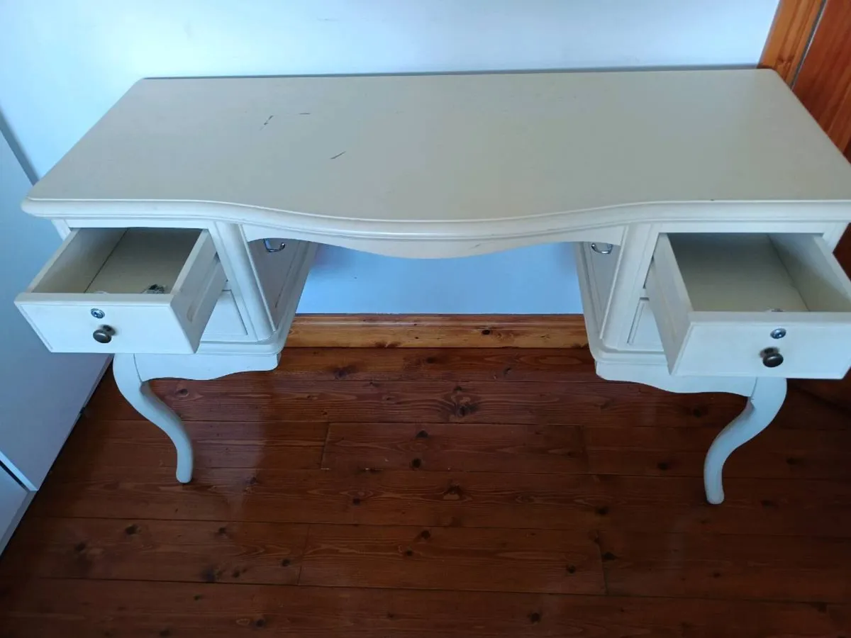 Dressing table - Image 2