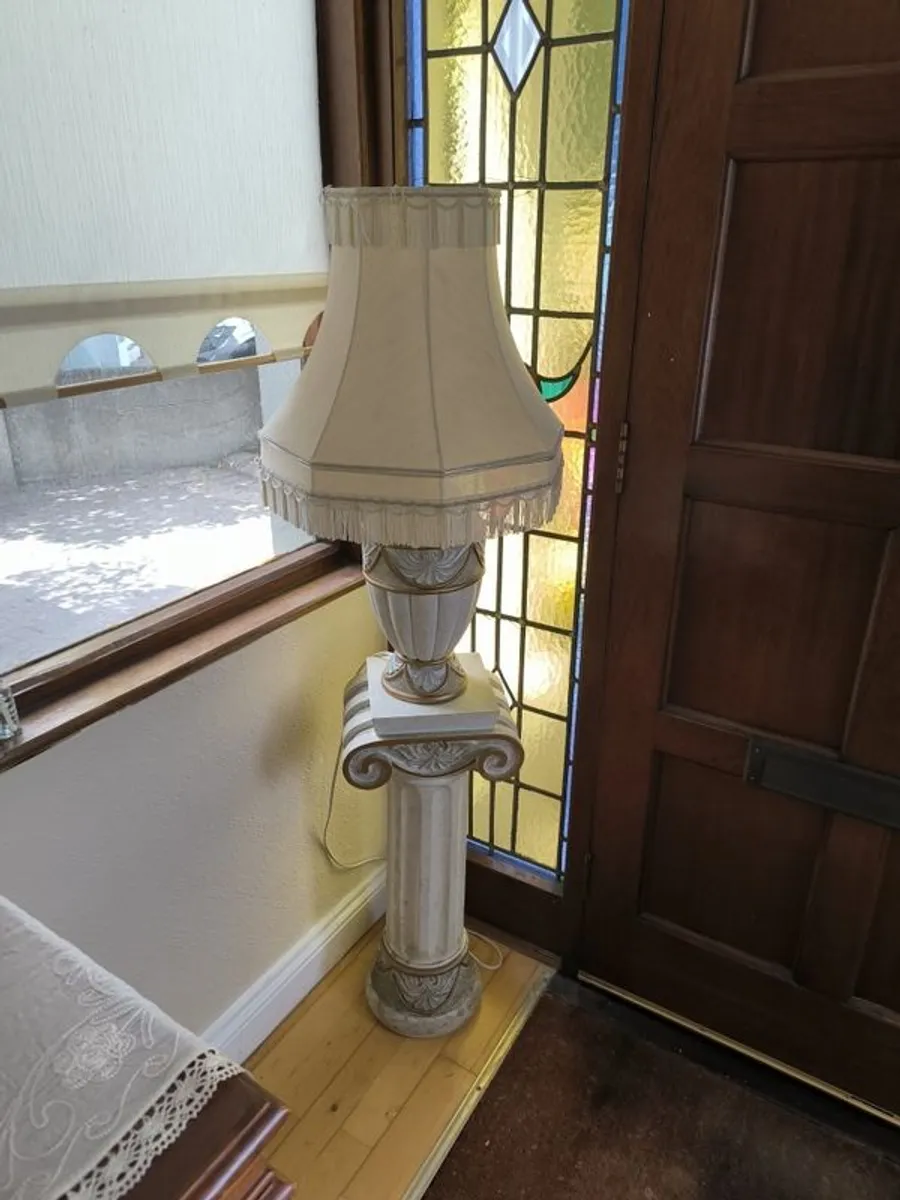 Lamp & Pedestal