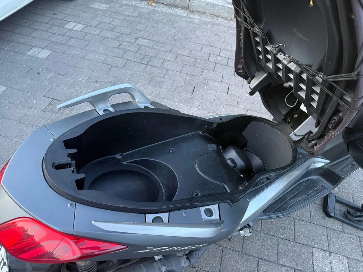 Yamaha Xmax 125 - Image 3