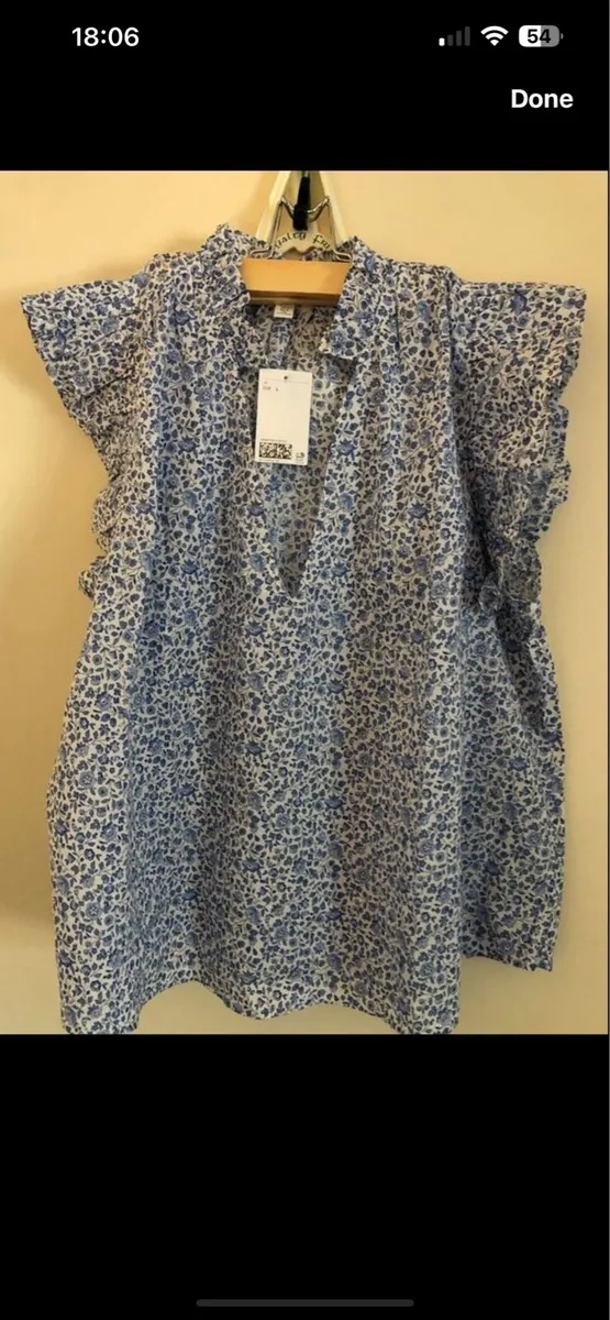Ladies BNWT top size L €8 - Image 1
