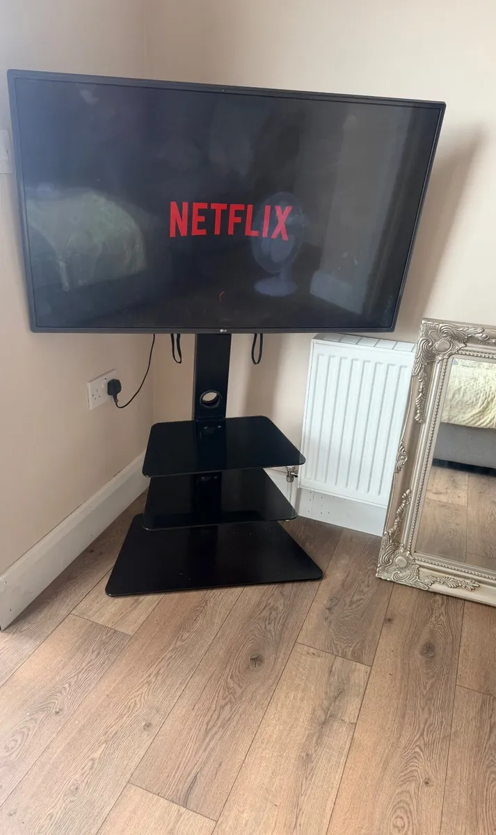 Tv stand - Image 1