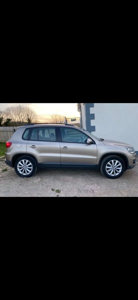 Car for parts or repair - Image 2