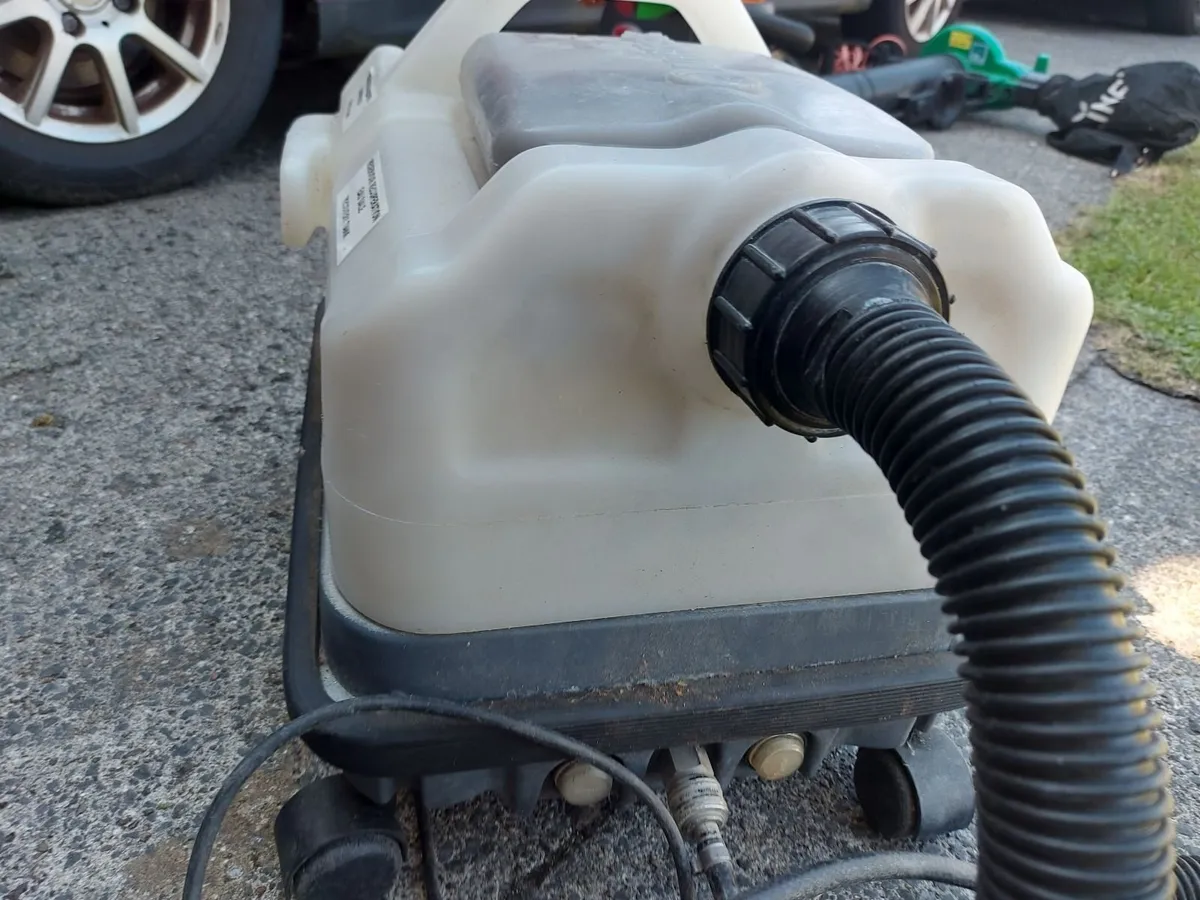 Nilfisk FR1512405001 AX9 Carpet Cleaner, 1000W - Image 4