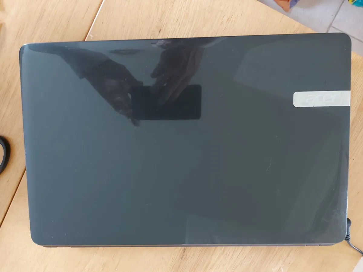 ACER Aspire Laptop E1-571, 4GB Ram, 500GB HDD - Image 3