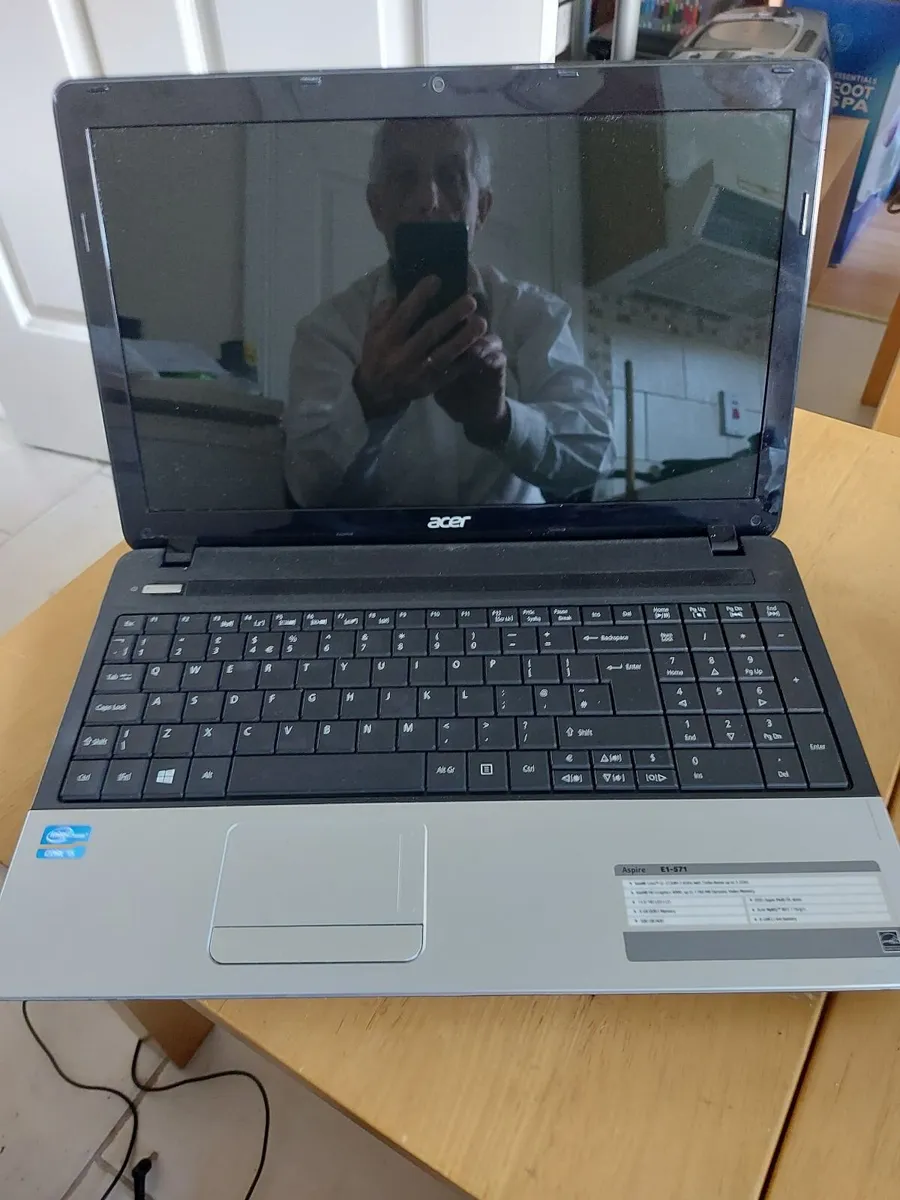 ACER Aspire Laptop E1-571, 4GB Ram, 500GB HDD - Image 2