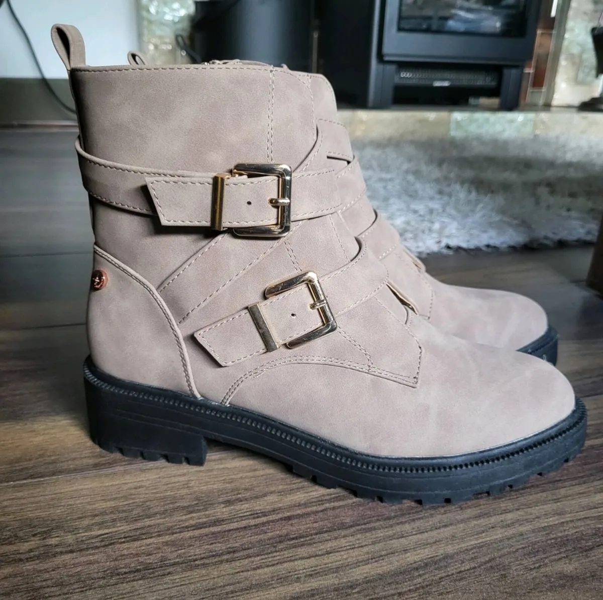 Ladies Boots (Brand-New)