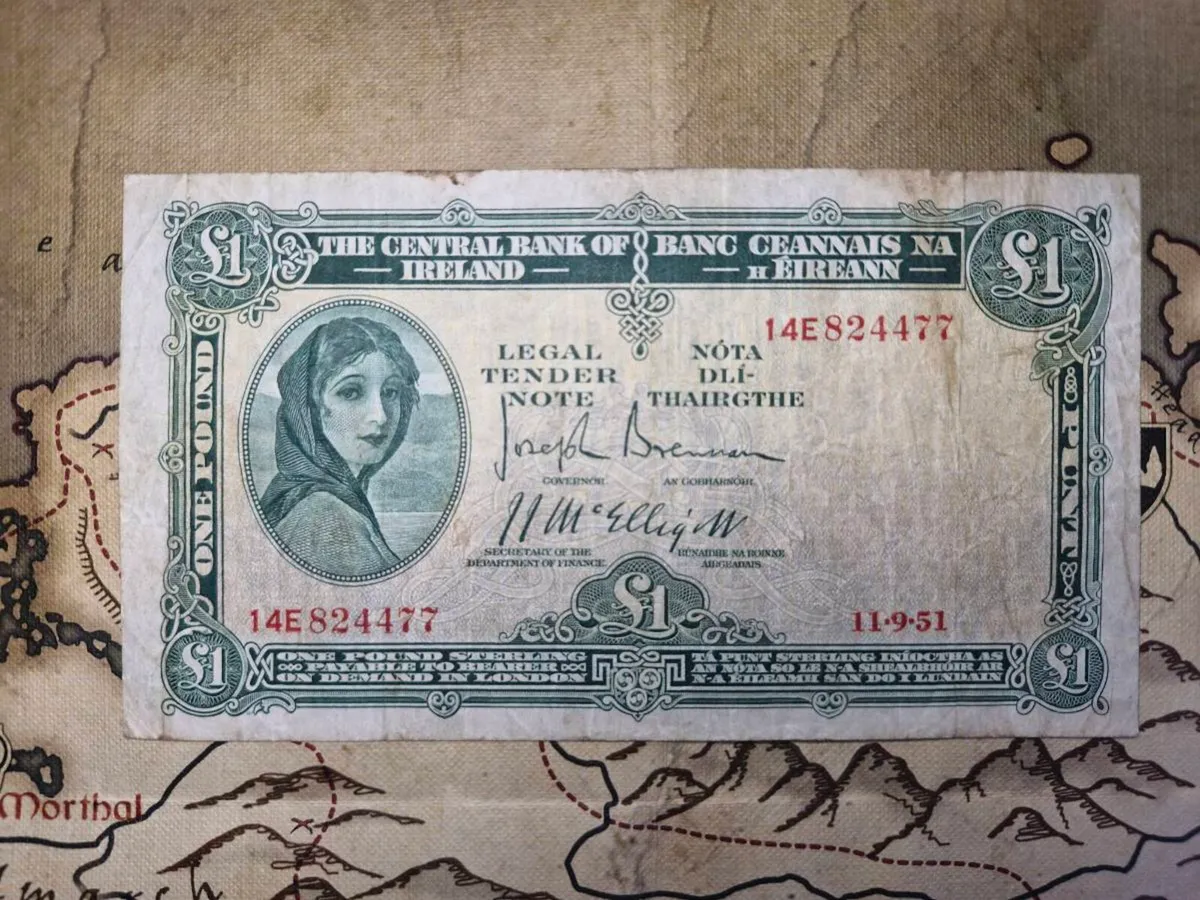 1 Pound Lady Lavery 11/9/51 IRISH NOTE - Image 1