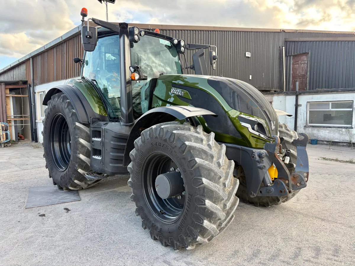 Portlaoise Auction Yard Full - Image 1