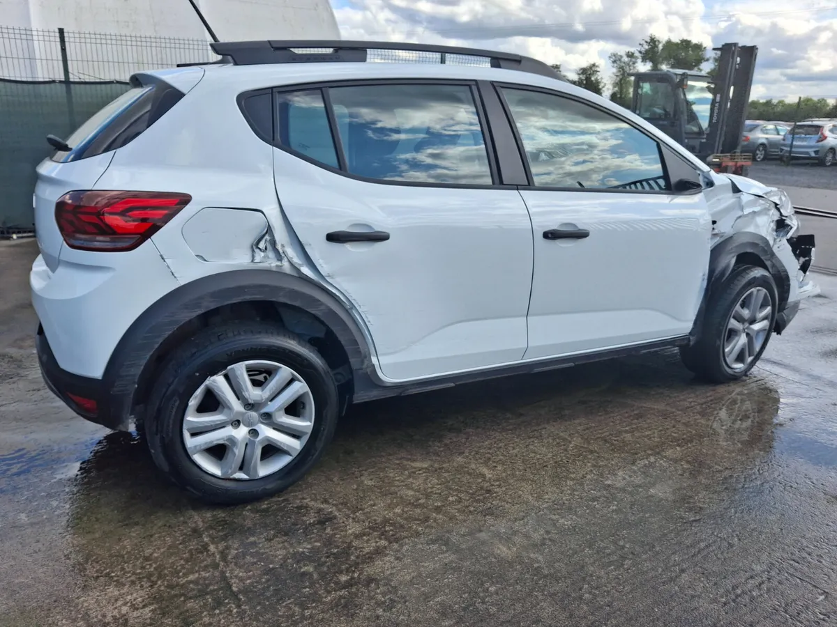 241 Dacia Sandero  Stepway Essential - Image 3