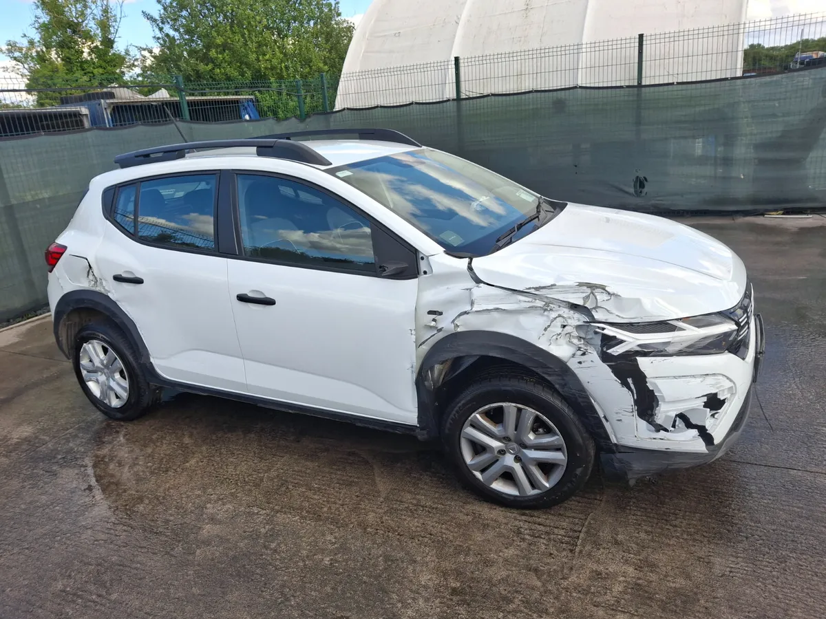 241 Dacia Sandero  Stepway Essential - Image 2