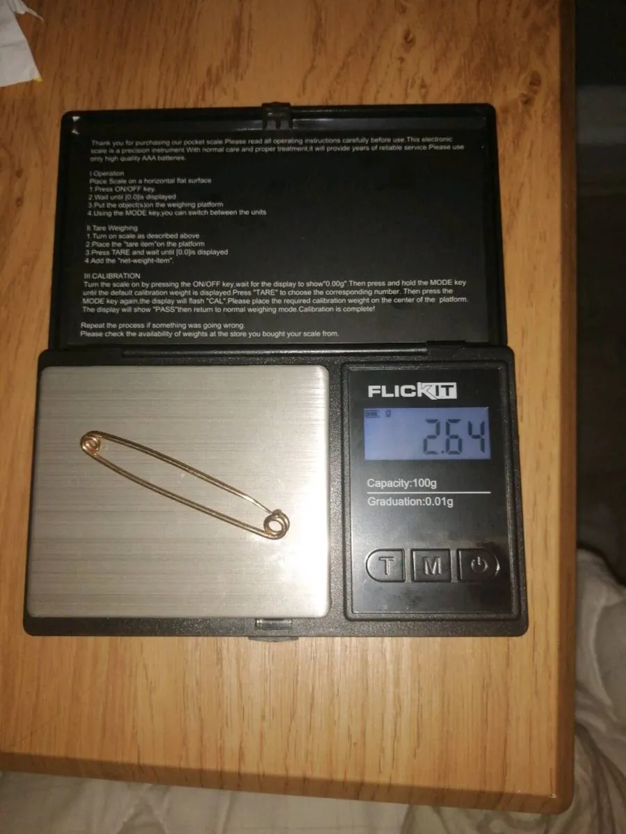 Gold  safety pin - Image 1