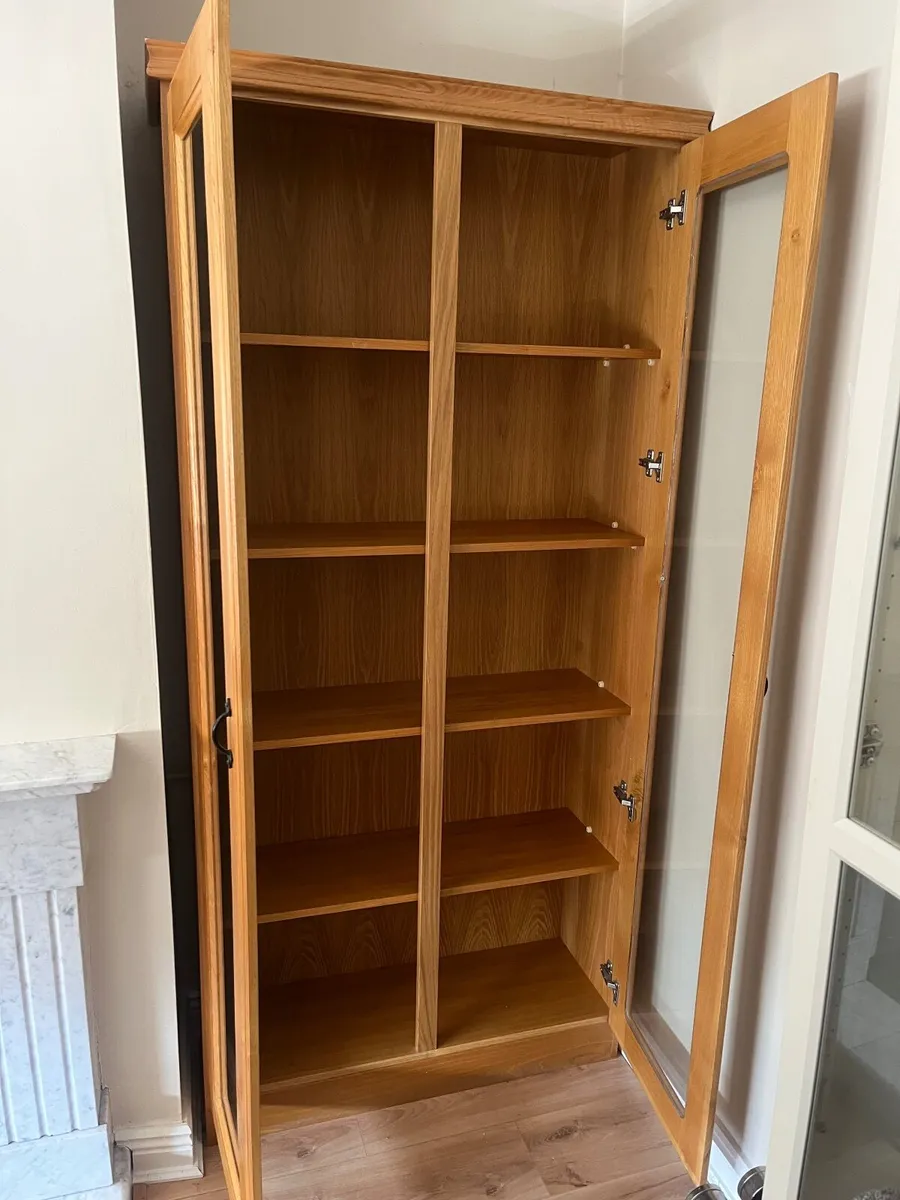 Oak Display Cabinet - Image 4