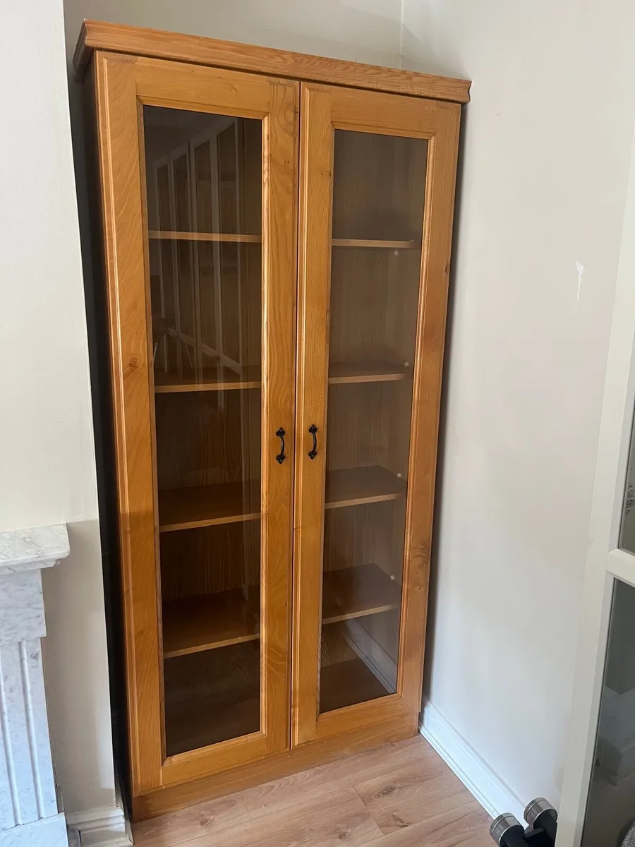 Oak Display Cabinet - Image 3