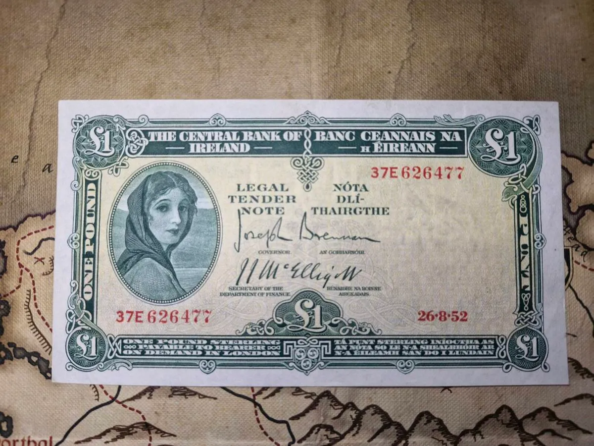 1 Pound Lady Lavery 26/8/52 - Image 1