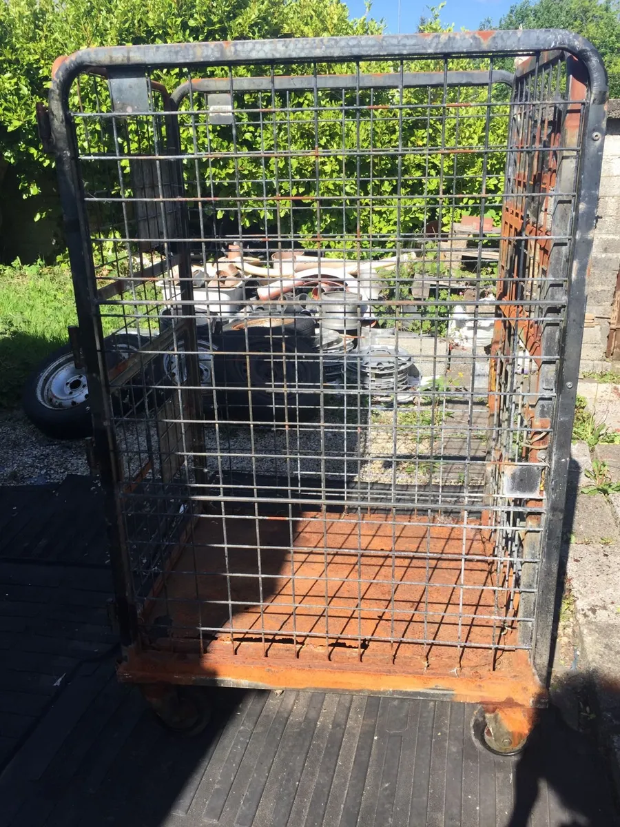 Roller cage trolley - Image 1